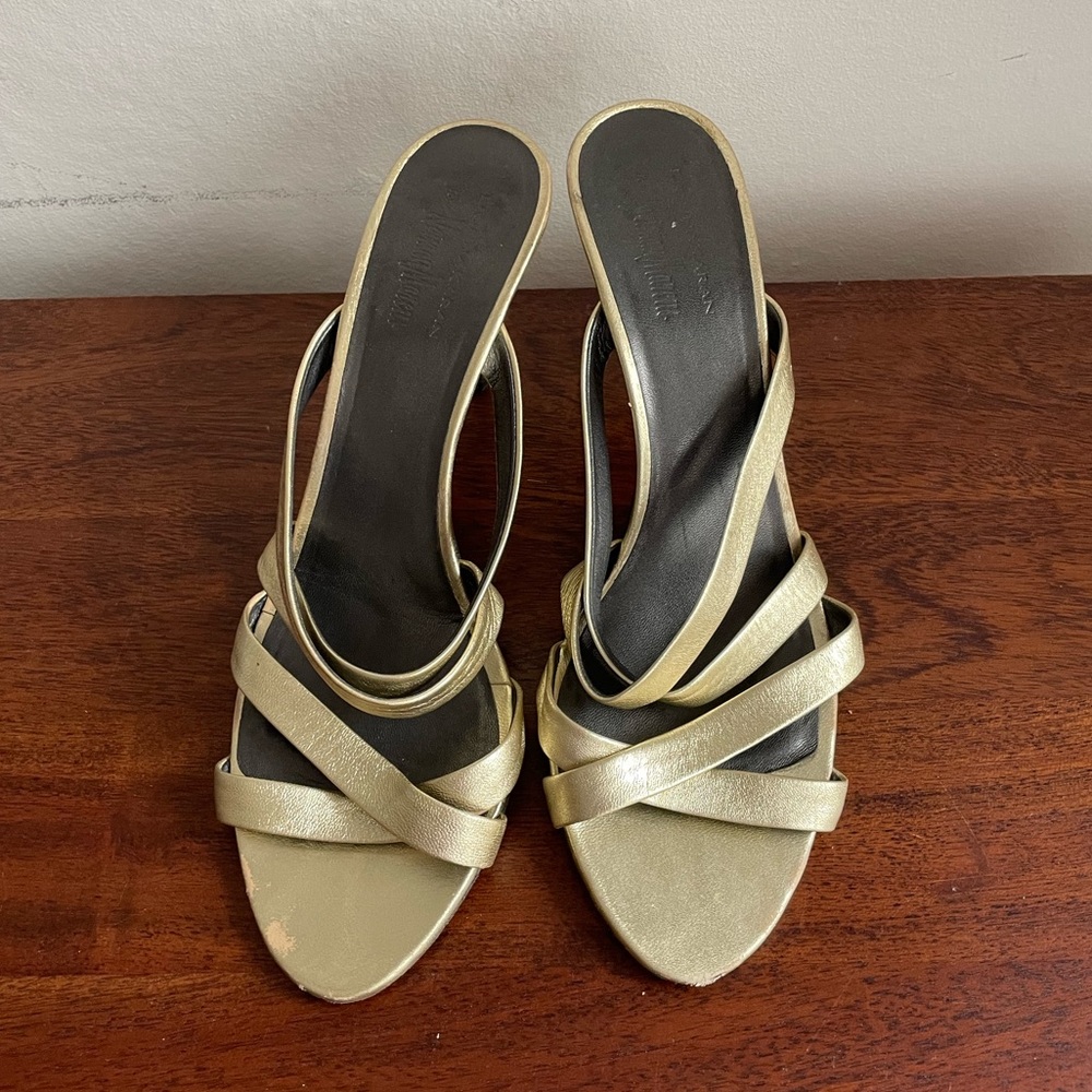 Vintage DONNA KARAN Collection Gold Metallic Kitten Heel sandals (size 40 1/2)